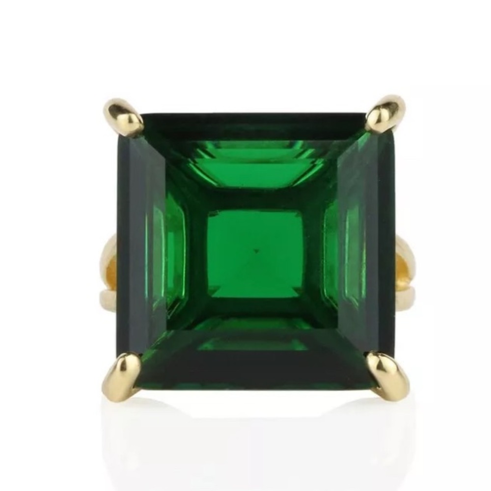 Emerald Green Gold Ring with Square-Cut Gemstone